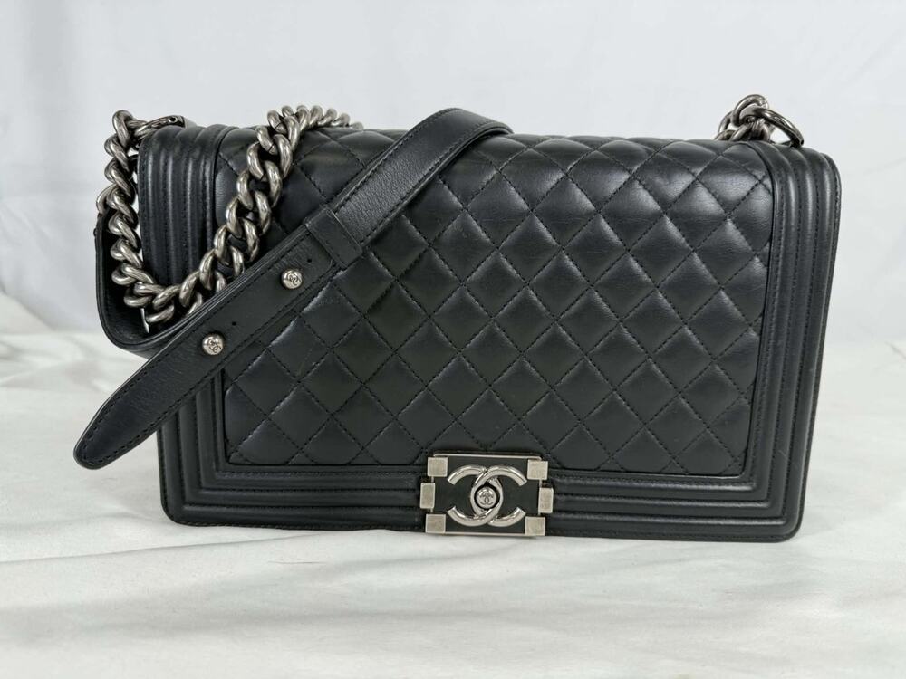 Channel Large Boy Bag Calfskin & Ruthenium-Finish Metal SPB-TS 369728